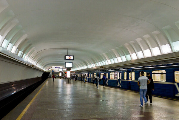 Станция метро Восток