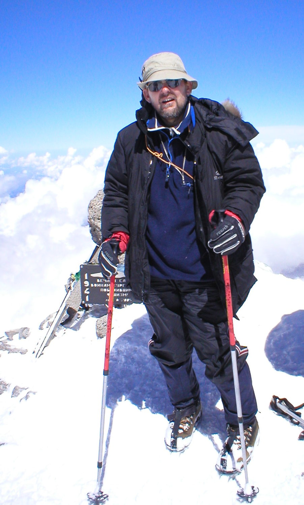 На вершине Восточный Эльбрус в 2005 году