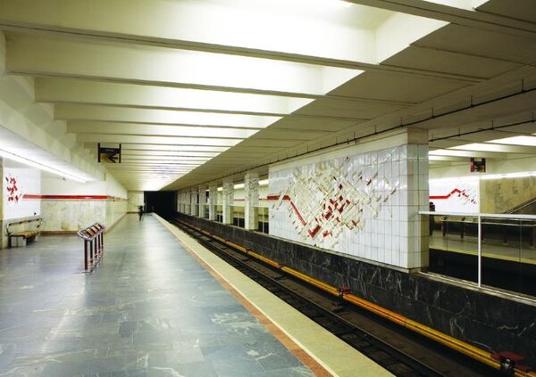 Станция метро Первомайская
